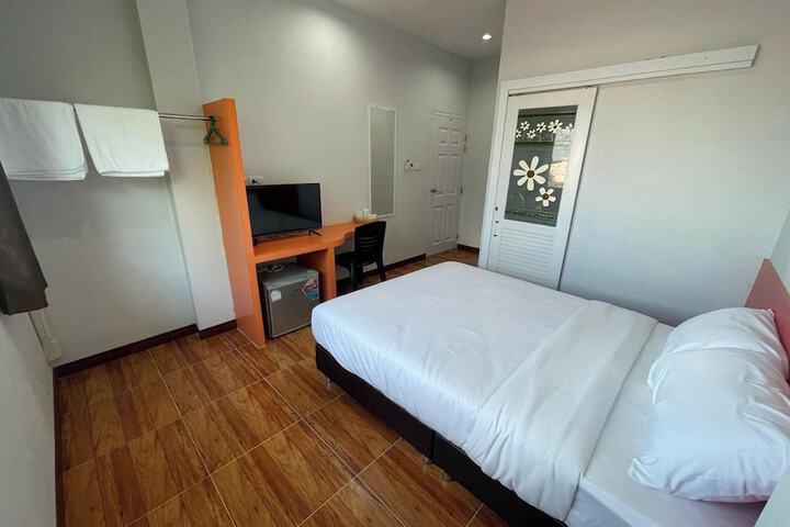 Room 6 of 43