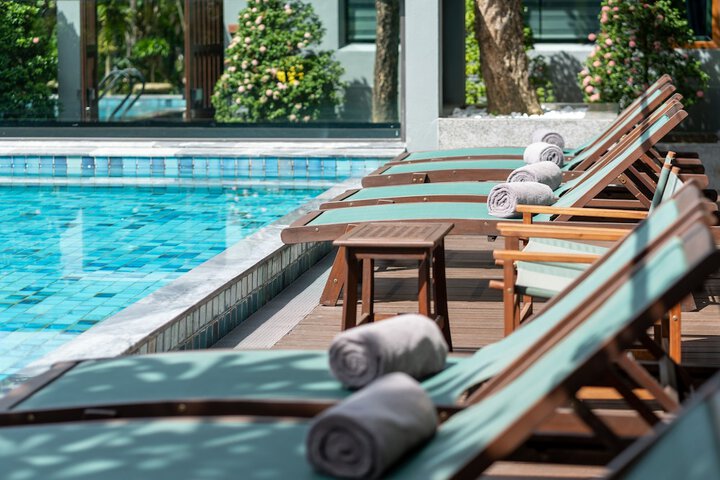 Pool 106 of 156