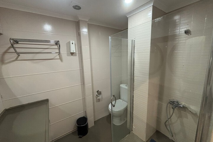 Room 18 of 29