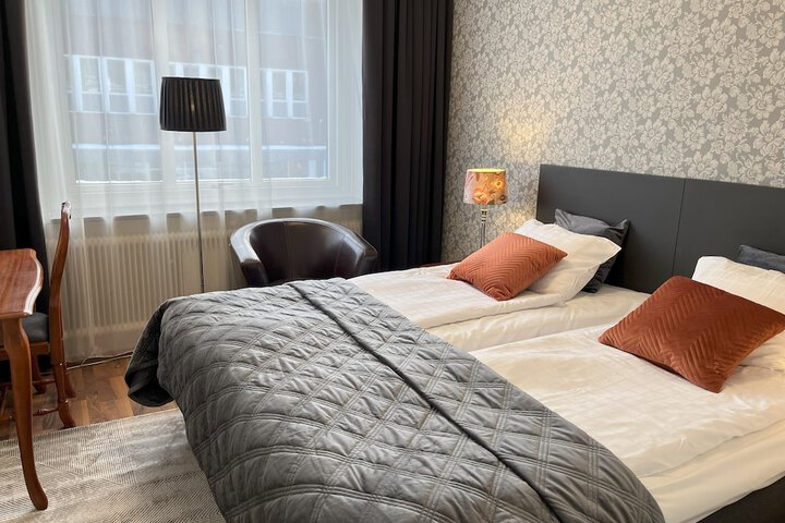 Room 43 of 91