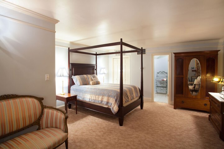 Room 64 of 170