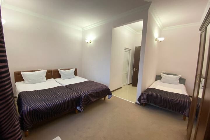 Room 22 of 34