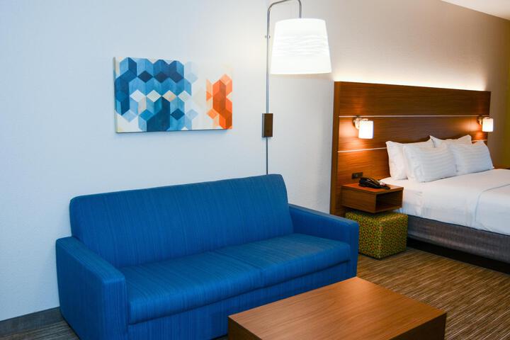 1 King Bed Suite (1 of 7)
