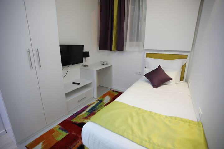 Room 5 of 21