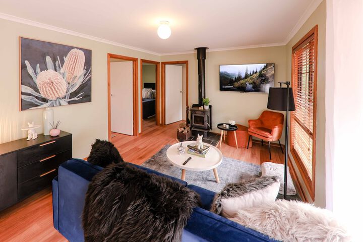 Room 6 of 18