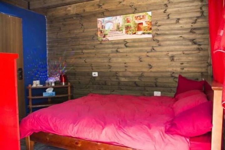 Room 5 of 22