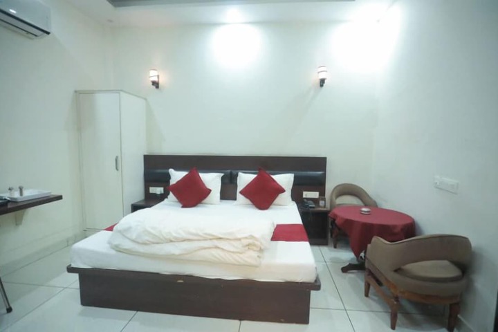 Room 16 of 46