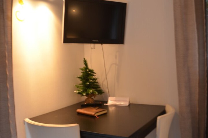 Room 3 of 25