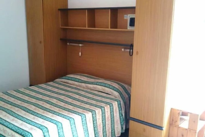 Room 6 of 20