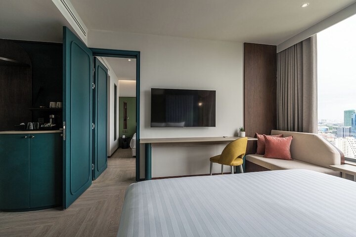 Room 18 of 79