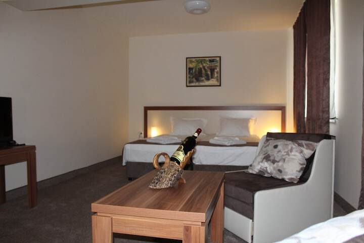 Room 16 of 46