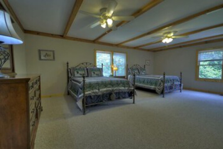 Room 52 of 62