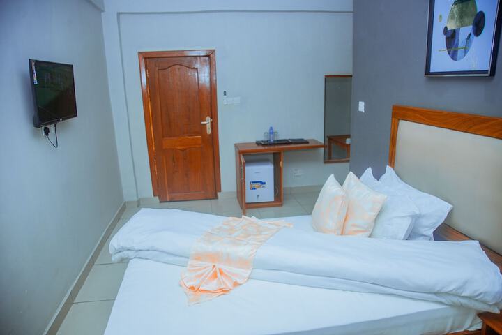 Room 35 of 66