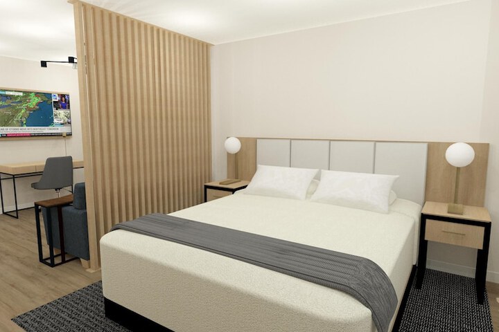Room 3 of 7