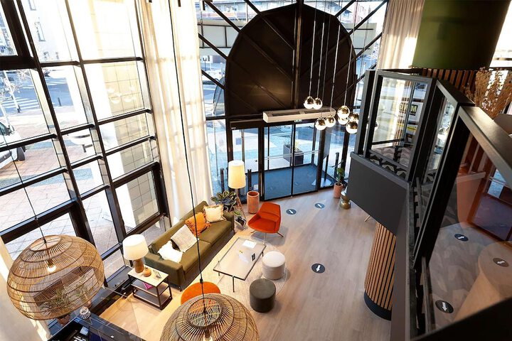 Guest Lobby