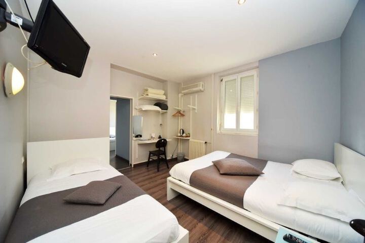 Room 16 of 62