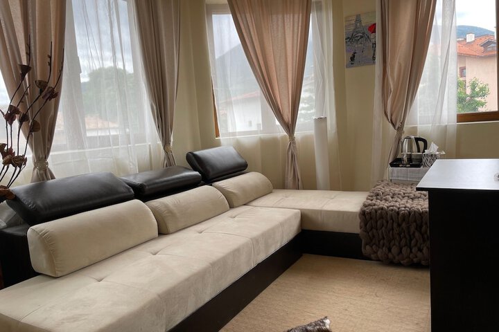 Room 6 of 15