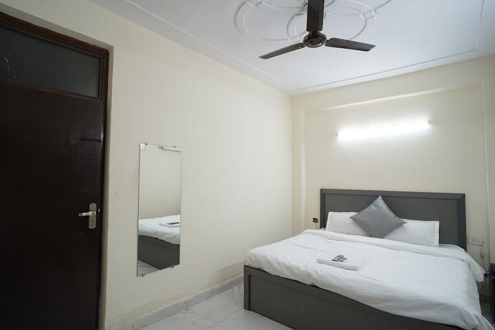 Room 19 of 32
