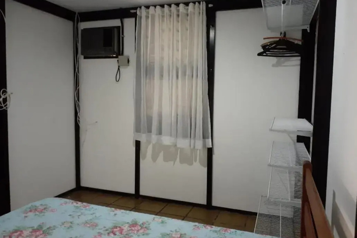Room 3 of 16