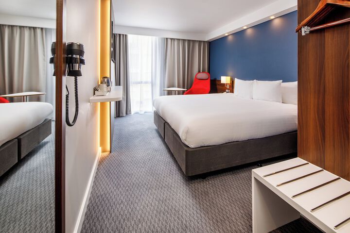 Room 13 of 44