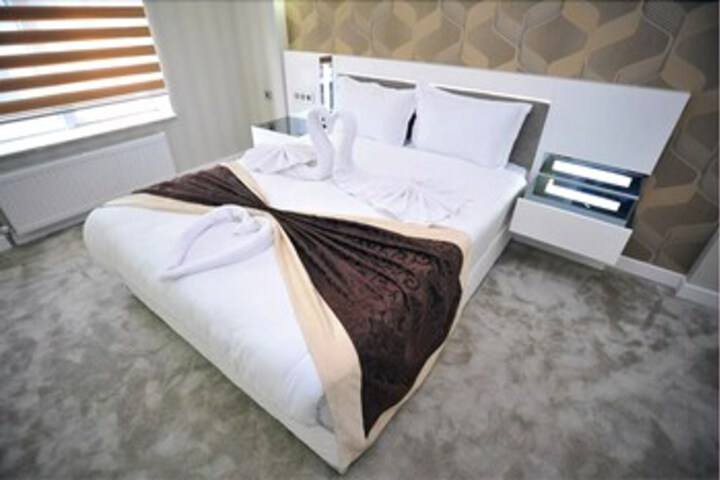 Room 10 of 24
