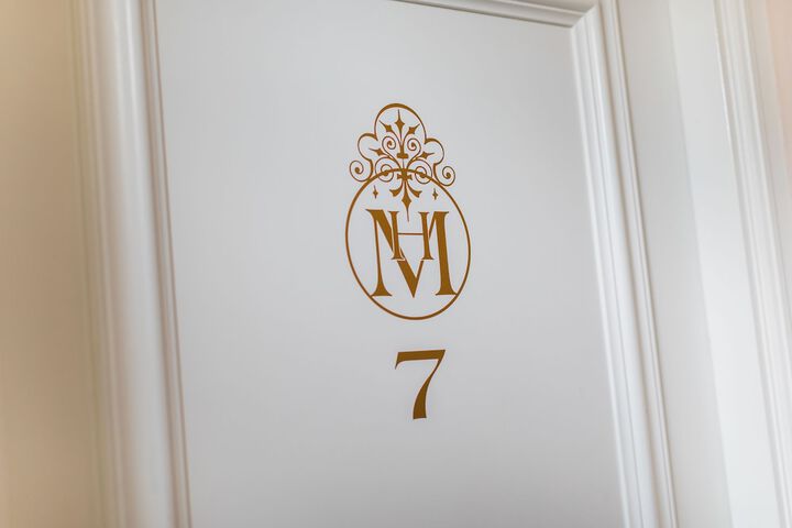 Room 11 of 34