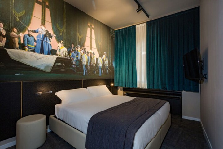 Room 35 of 44
