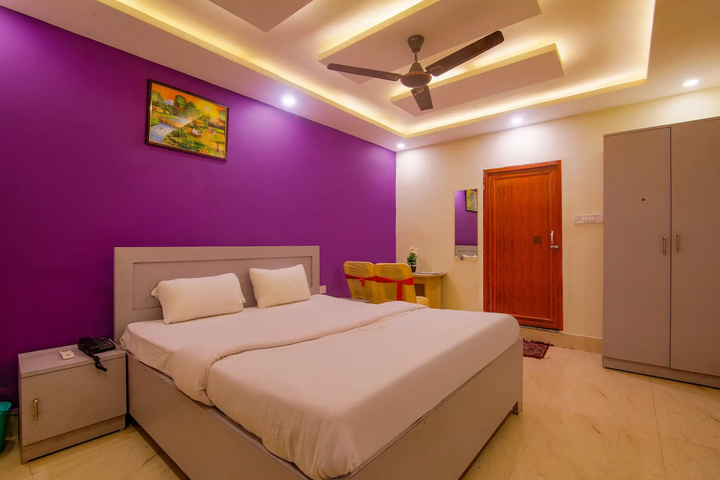 Room 2 of 17
