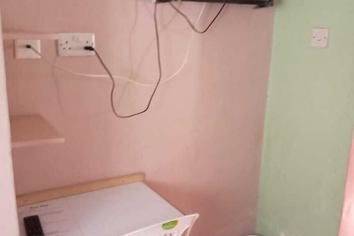 Room 7 of 10