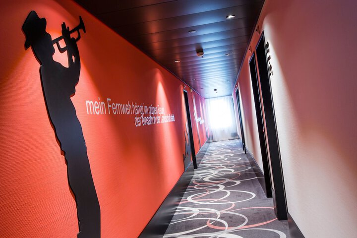 Ballroom/Hall 77 of 85