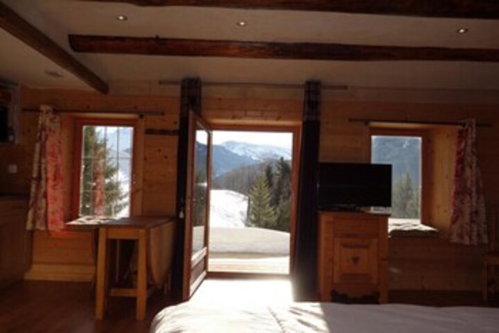 Room 10 of 21