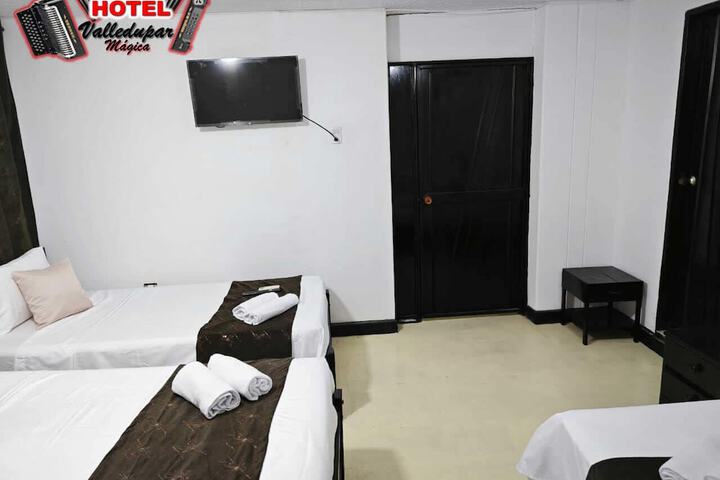 Room 4 of 32