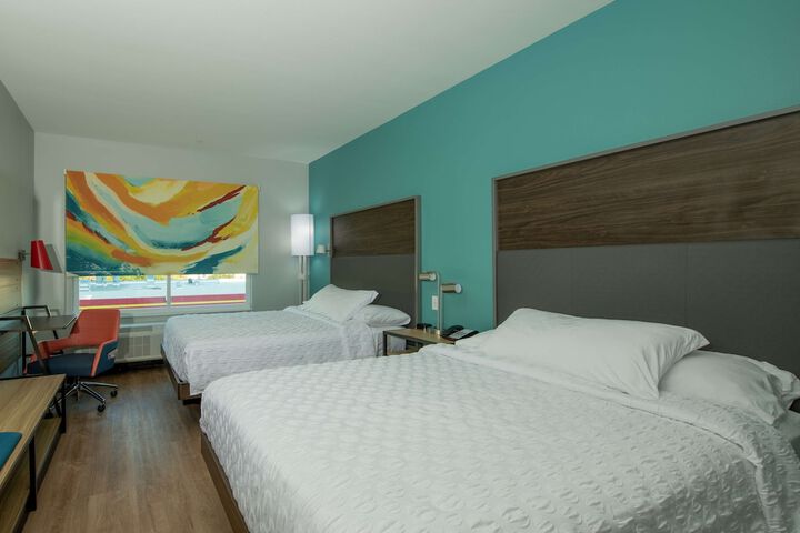 2 Queen Beds (1 of 6)