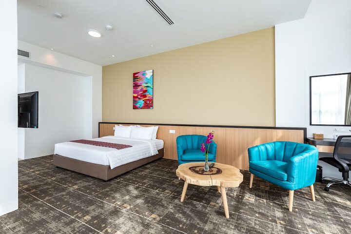 Room 32 of 42