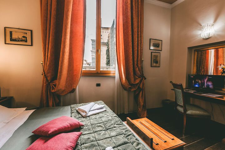 Room 45 of 98