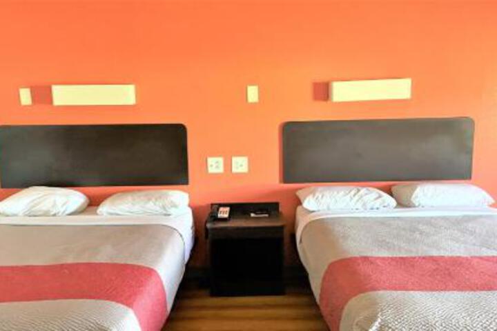 Room 28 of 28