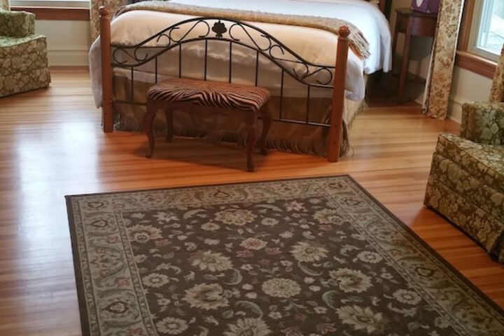 Room 15 of 198