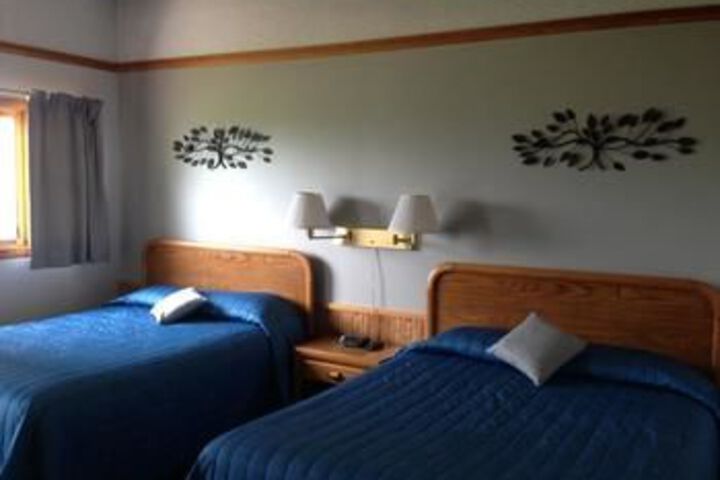 Room 16 of 102