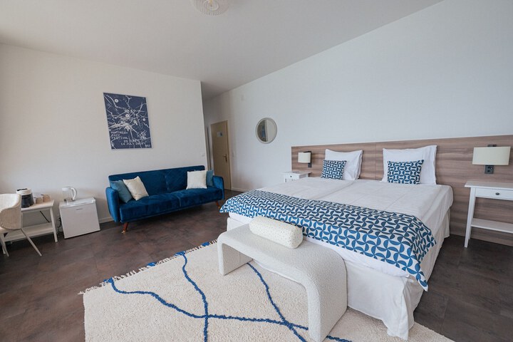 Room 3 of 105
