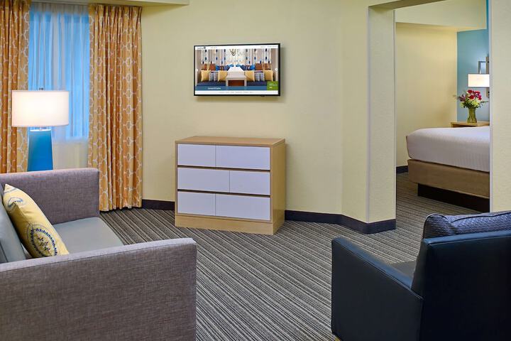 Room 5 of 28