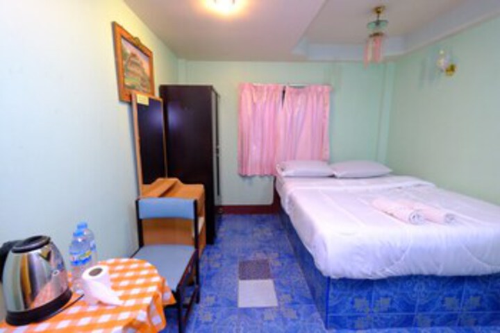 Room 10 of 20