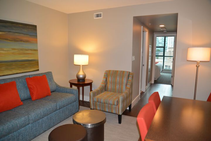 Room 16 of 36