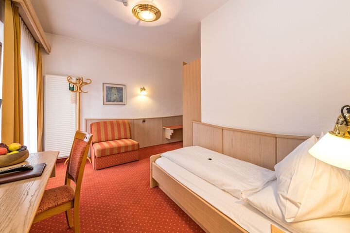 Room 10 of 62