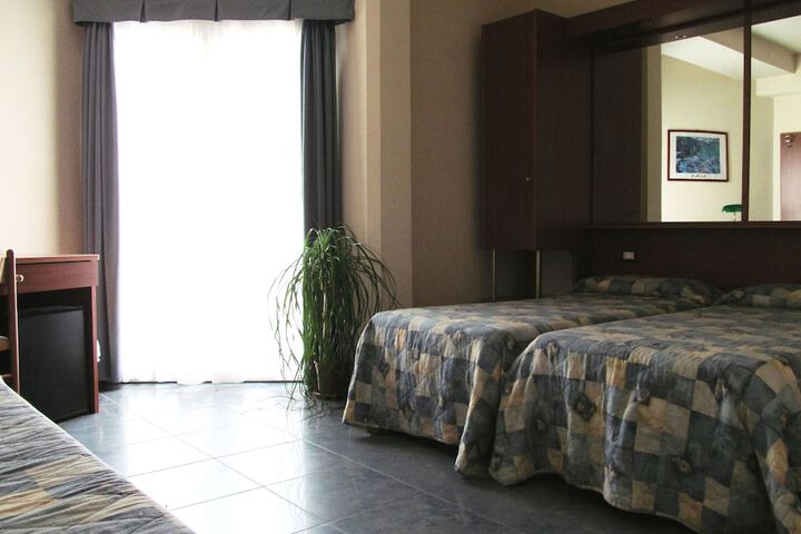 Room 4 of 44