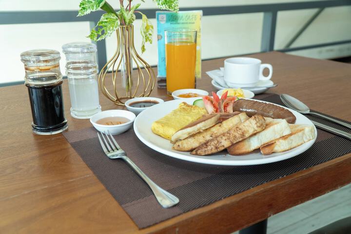 Breakfast/Coffee Service 65 of 77