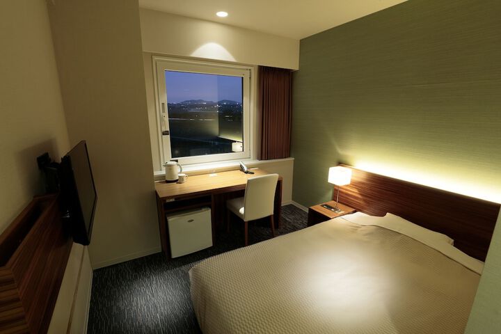 Room 27 of 49