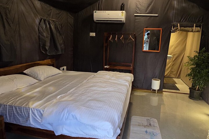 Room 3 of 15