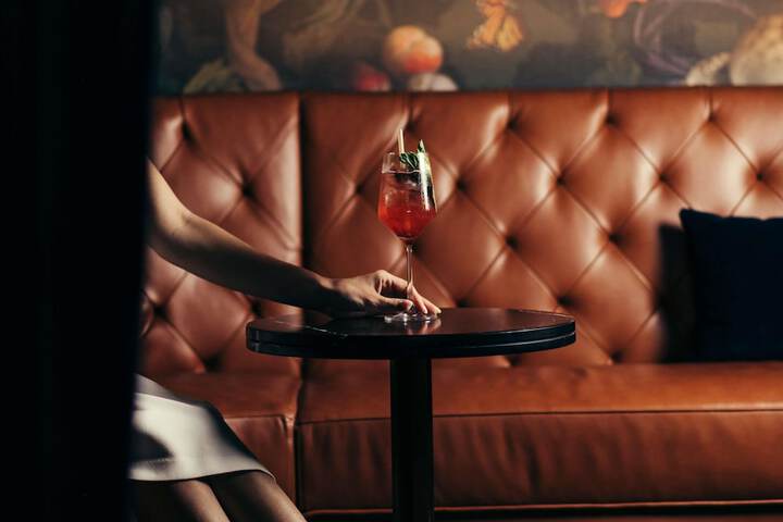 Lounge 92 of 113