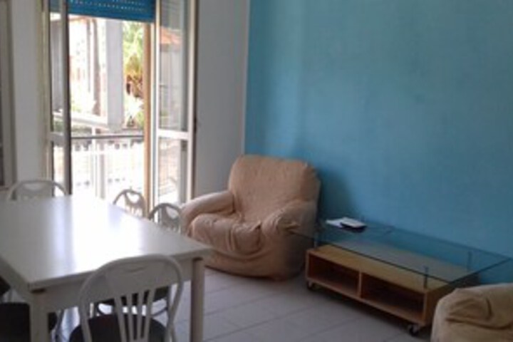 Room 10 of 19