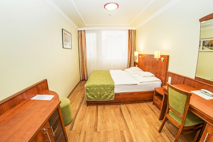 Room 27 of 171